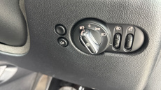 MINI Hatchback 1.5 Cooper Classic 3dr Auto [Comfort/Nav Pack] Petrol Hatchback